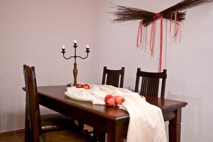 Room 8 of 75