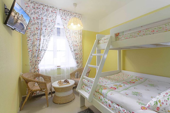 Room 13 of 21