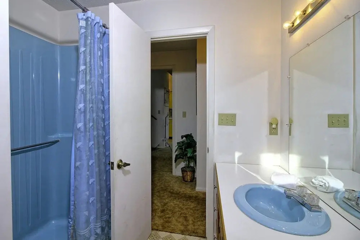 Room 7 of 19
