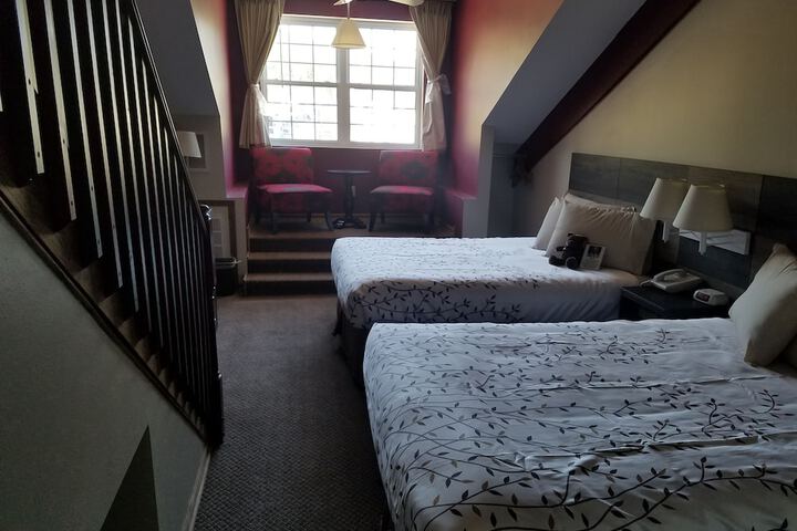 Room 28 of 79