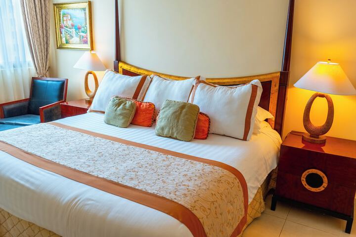 Room 16 of 24