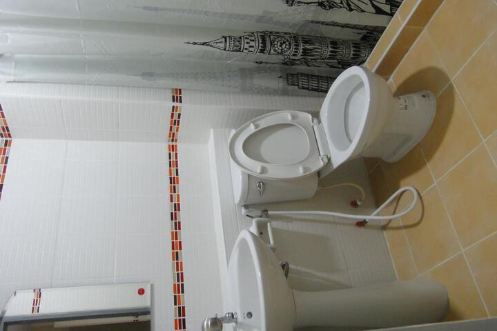 Room 4 of 5