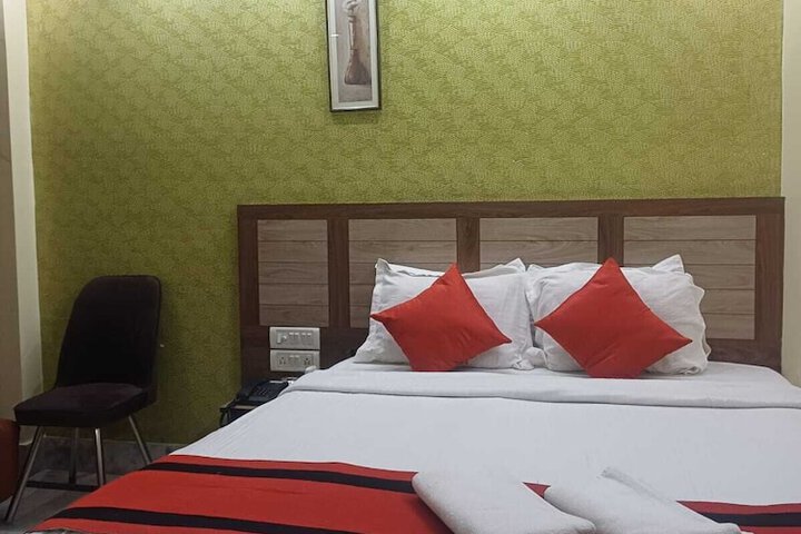 Room 9 of 24