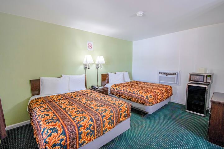 Room 32 of 106