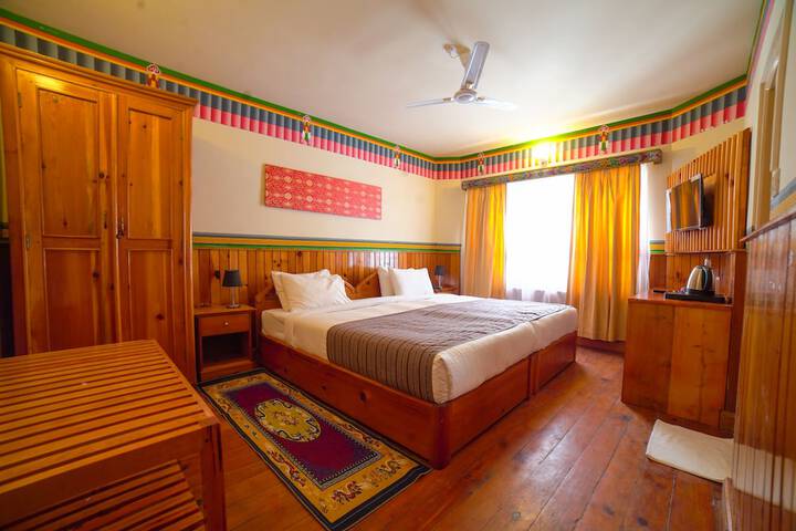 Room 7 of 32