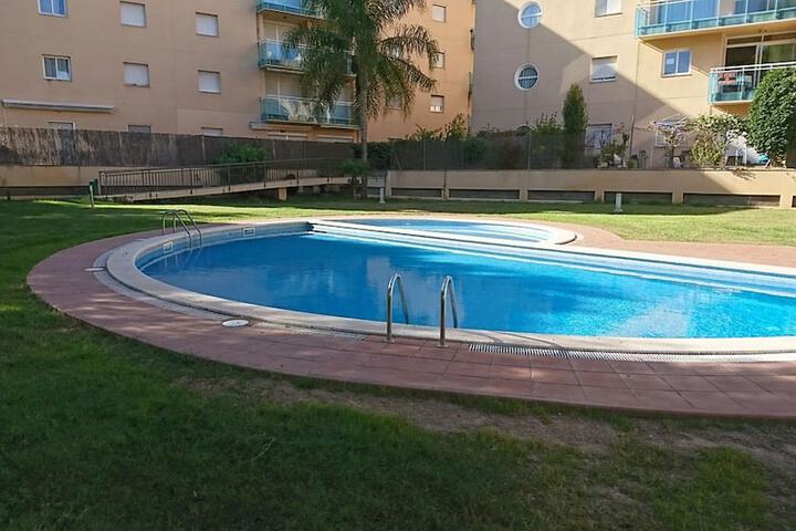 Pool 18 of 25