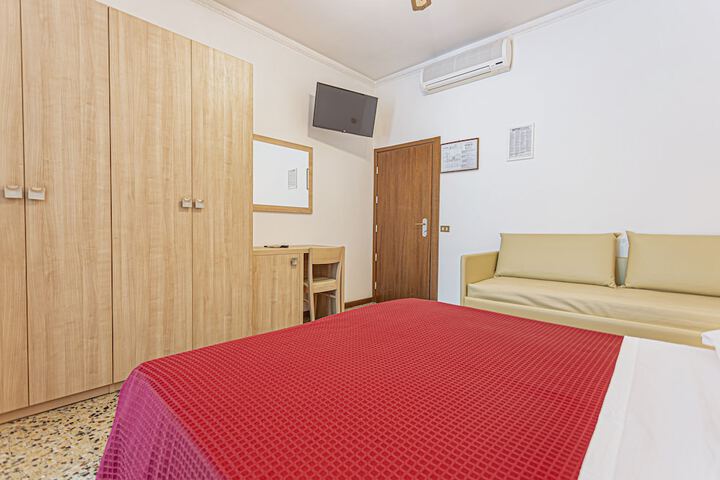 Room 10 of 54