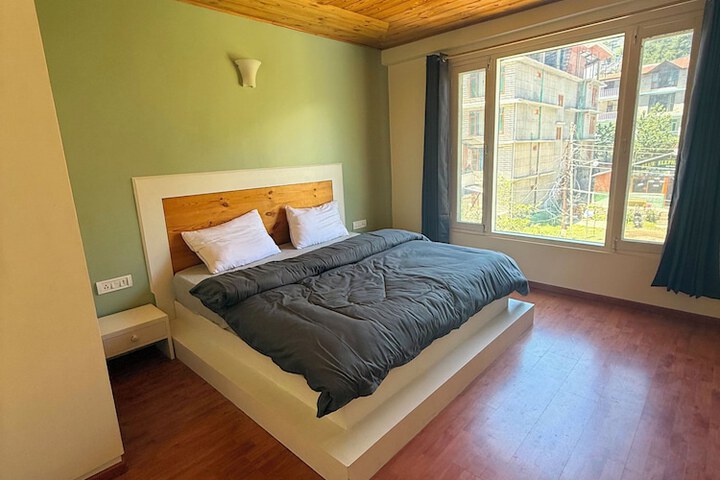 Room 5 of 13