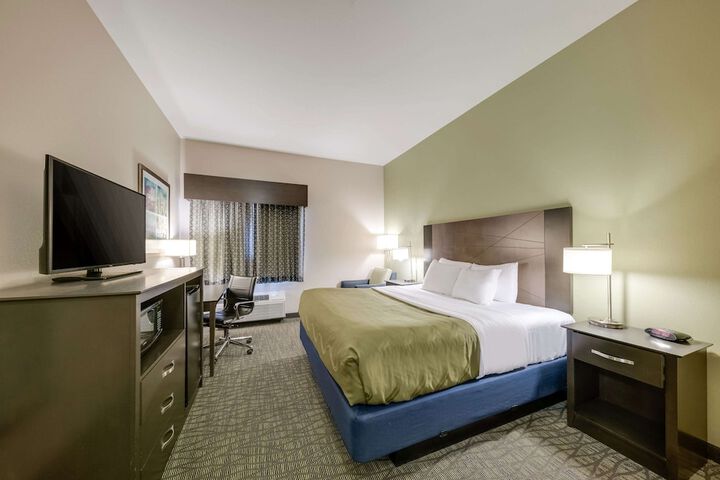 Room 8 of 41