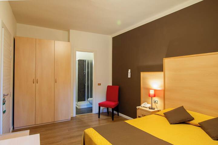 Room 7 of 92