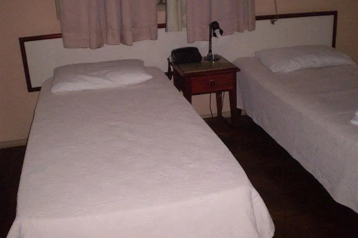Room 2 of 3