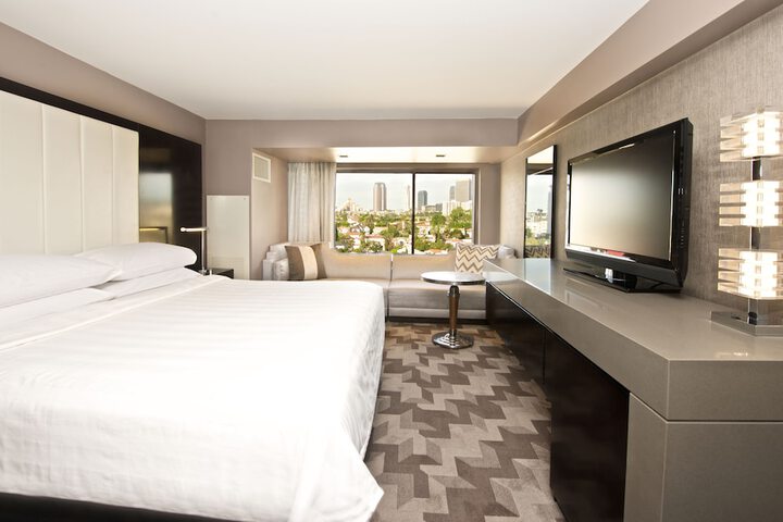 Room 7 of 108