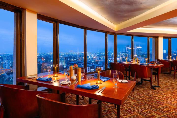Dining 76 of 150