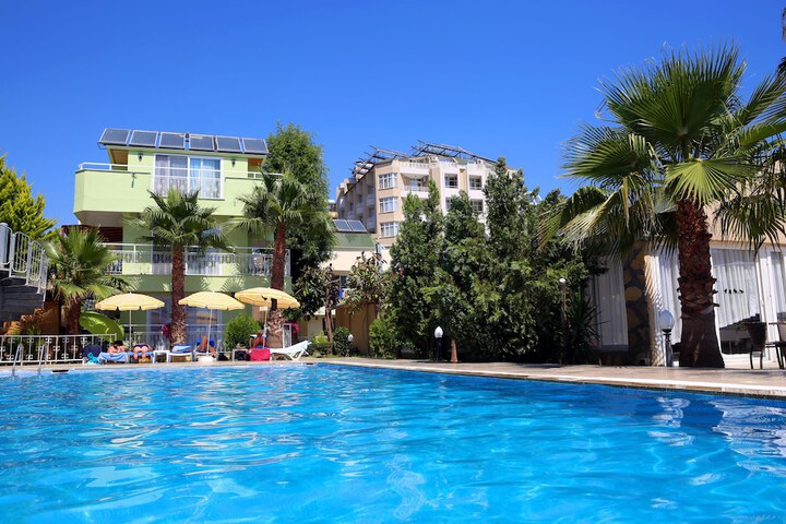 Hotel with Pool