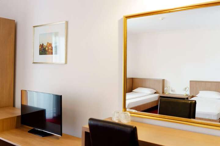 Room 29 of 191