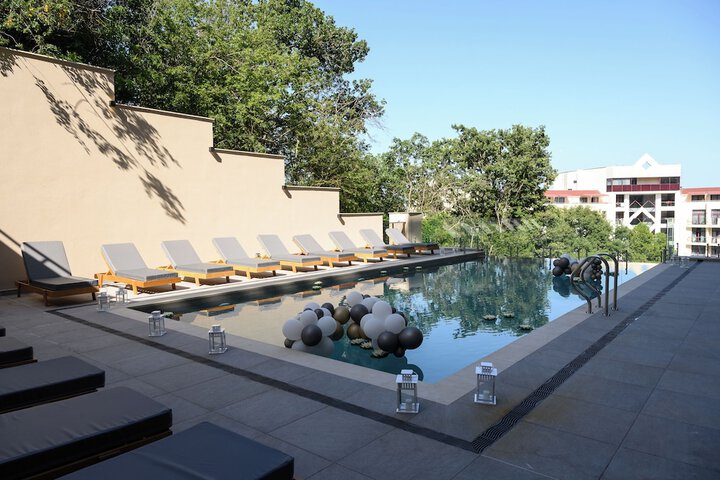 Pool 14 of 39