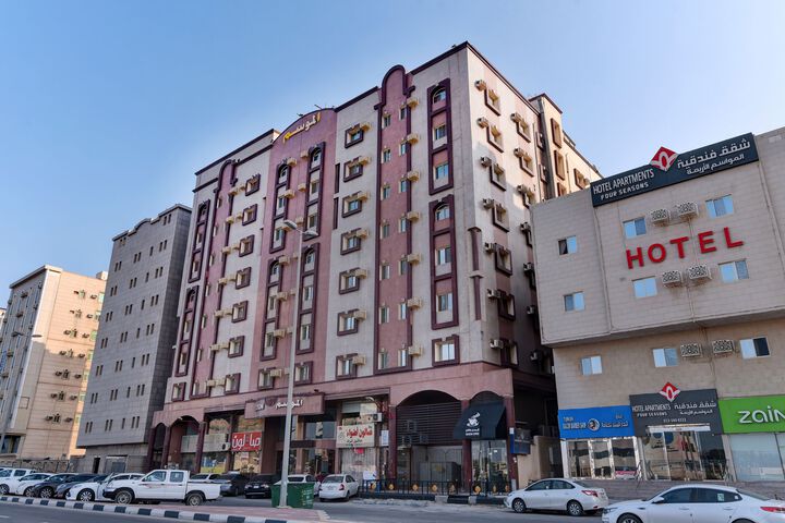 OYO 367 Season Hotel