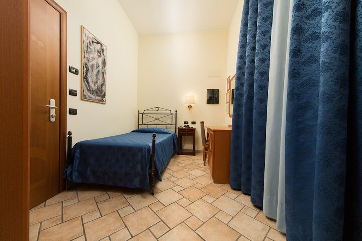 Room 46 of 120