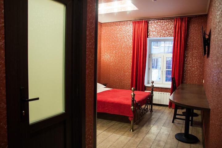 Room 15 of 42