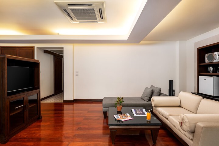 Room 26 of 76