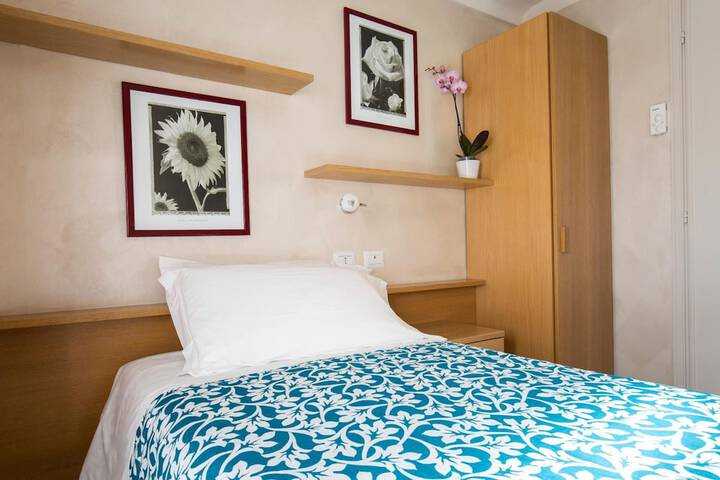 Room 15 of 49