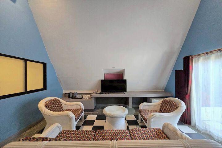 Room 3 of 151