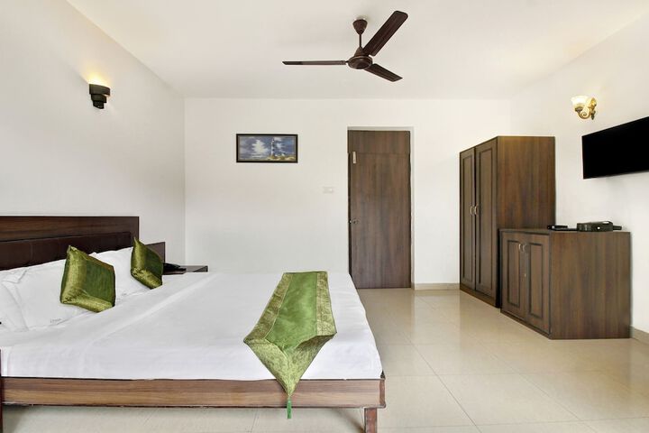 Room 10 of 20