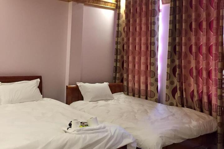 Room 2 of 6