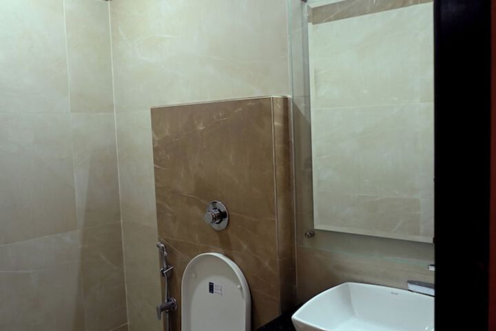 Room 9 of 17