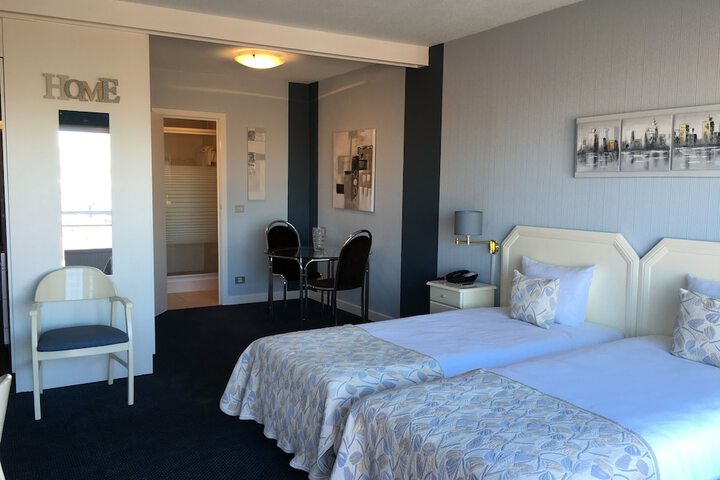 Room 21 of 132