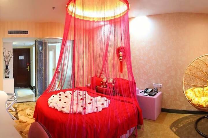 Room 3 of 15