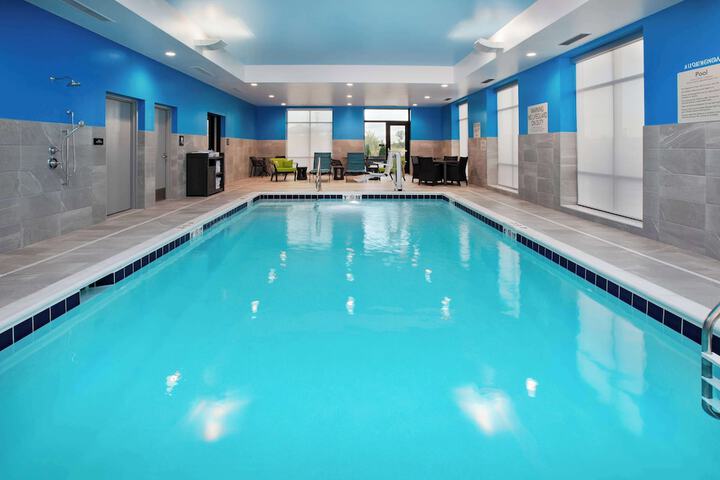 Hotel with Pool
