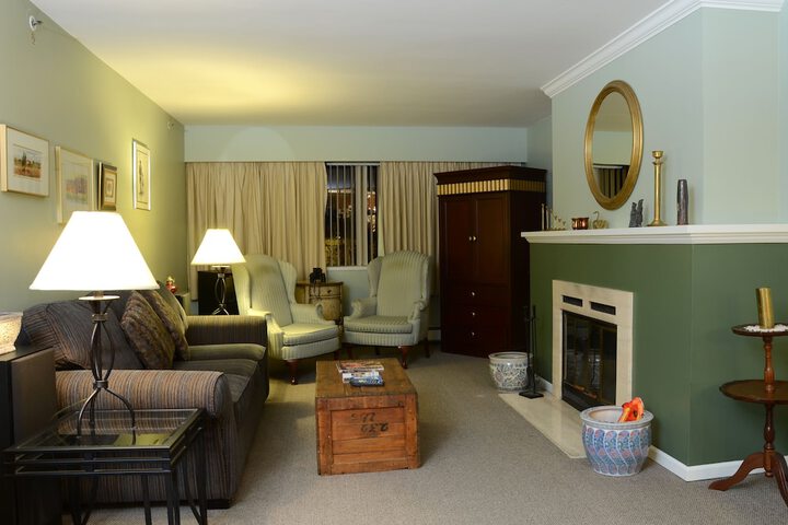 Room 48 of 82