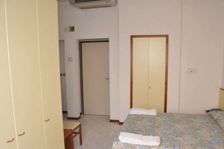 Room 7 of 43