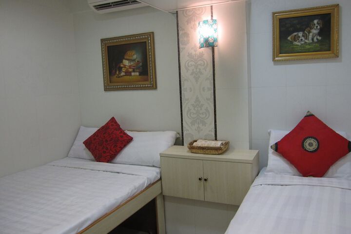 Room 4 of 52