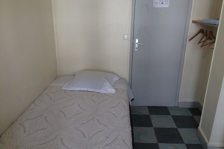 Room 15 of 44