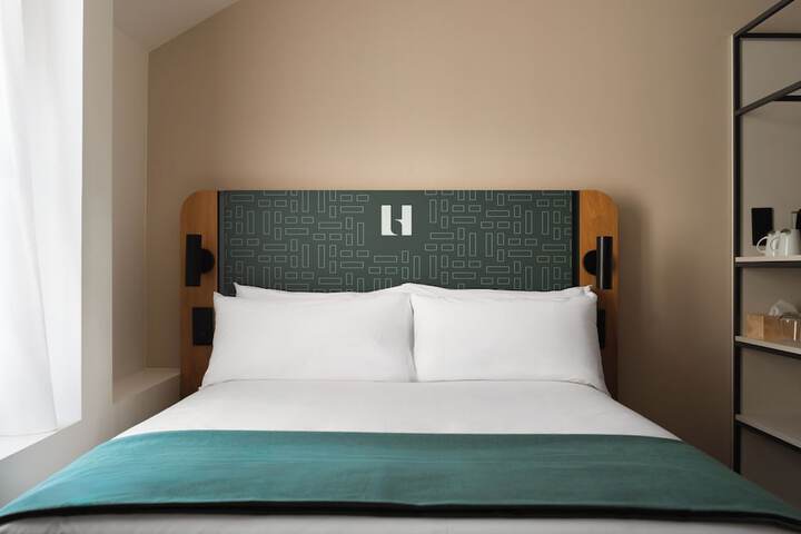 Room 4 of 53