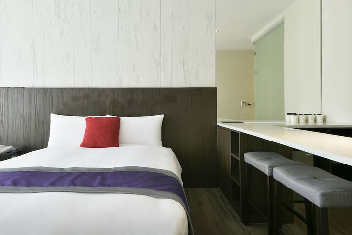 Room 10 of 51