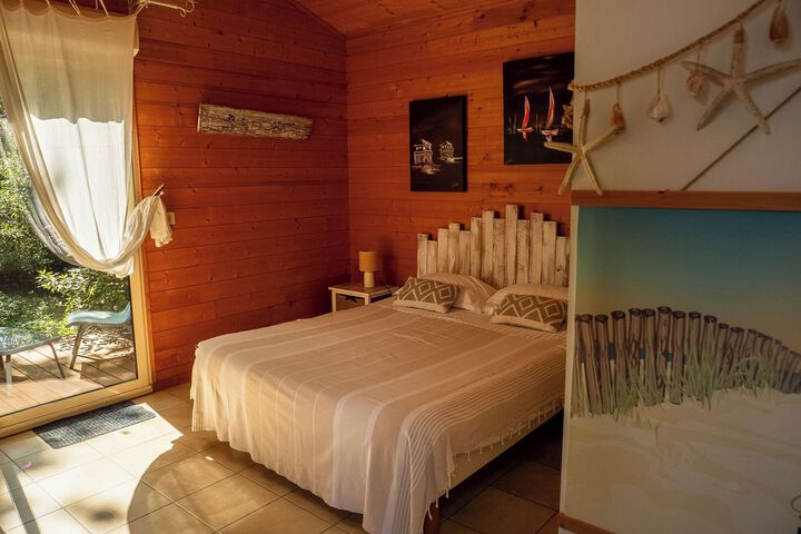 Room 33 of 53