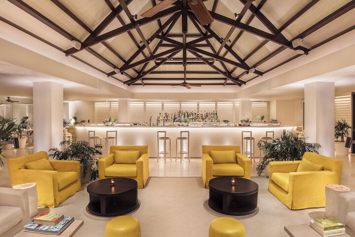 Lounge 233 of 341
