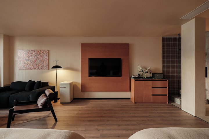 Room 10 of 169