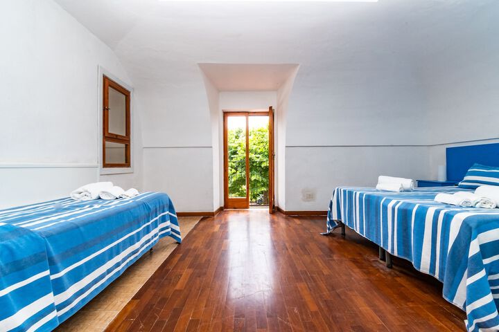 Room 21 of 140