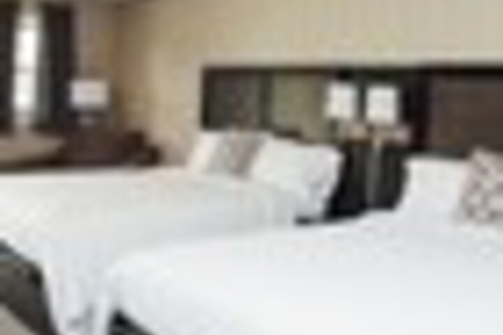 Room 35 of 141