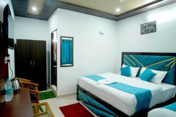 Room 9 of 29