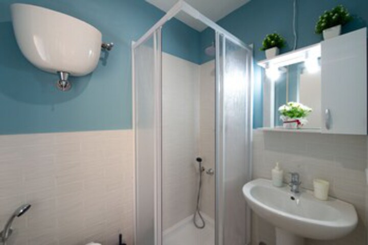 Room 12 of 157