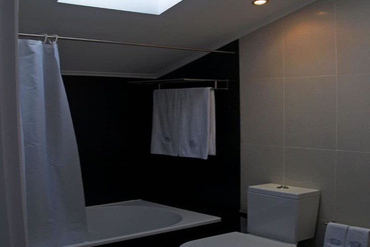 Room 16 of 36
