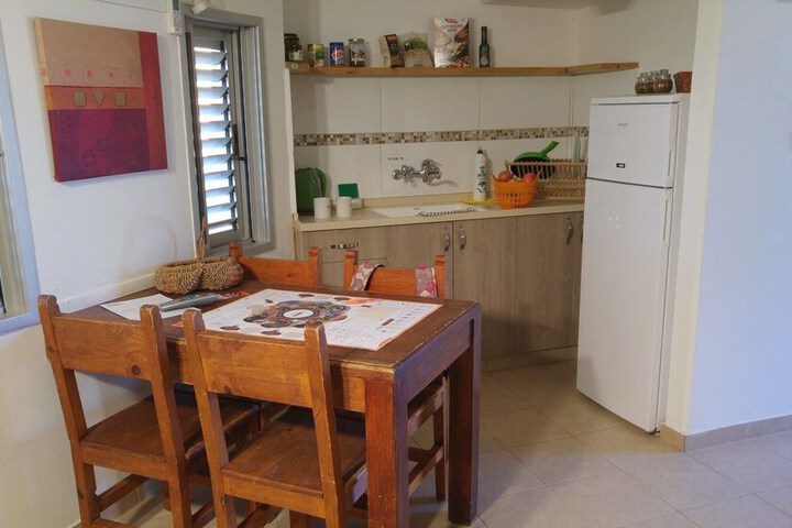Room 4 of 10