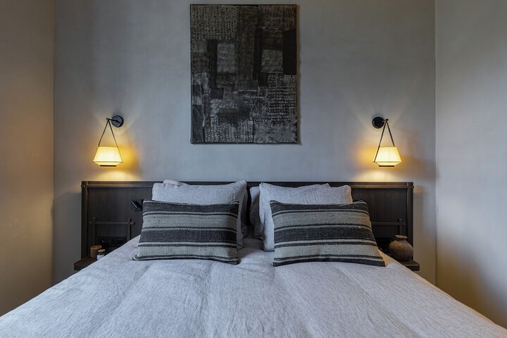 Room 15 of 42