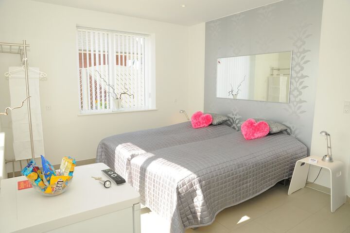 Room 6 of 40