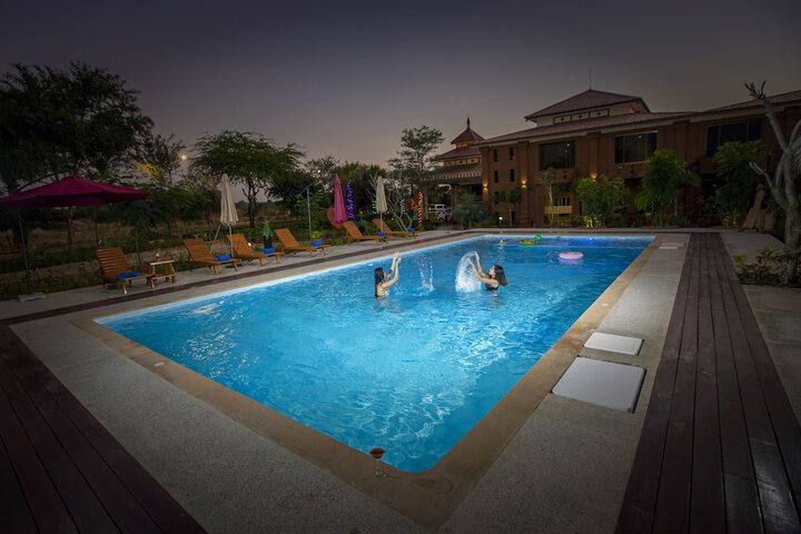 Pool 12 of 24